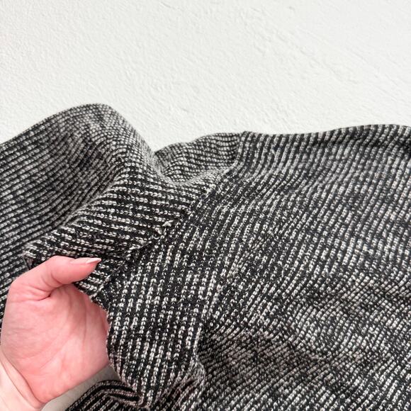 Project Social T Knit Cropped Turtleneck Sweater Raw Hem Oversized, Size Medium - Picture 4 of 7